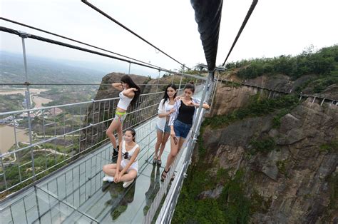 glass bridge in china video
